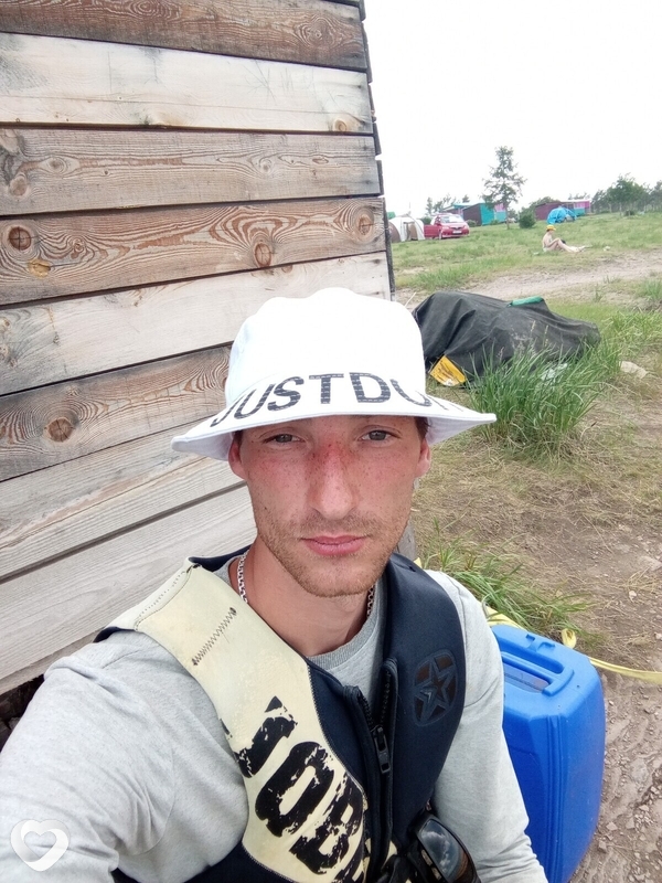 Максим, 29, Назарове — анкета №1270822