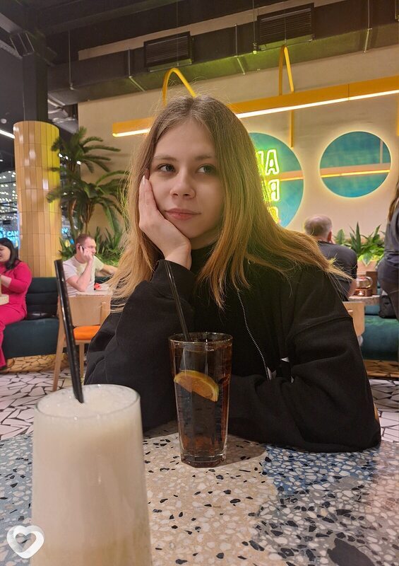 Александра, 23, Кирове — анкета №1276474