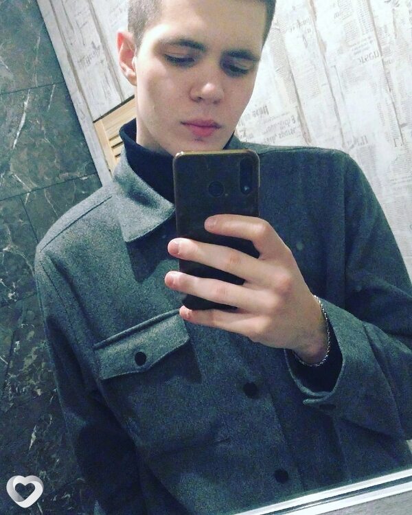 Максим, 20, Москве — анкета №1283561
