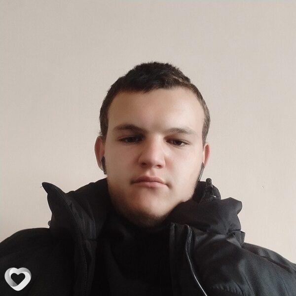 Максим, 20, Юрге — анкета №1283732