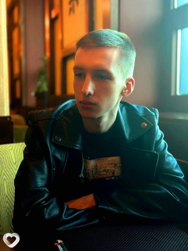 Илья, 20, Москве — анкета №1291498