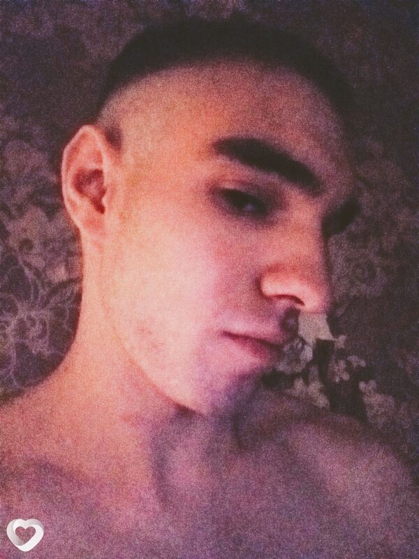 Антон, 21, Орёл — анкета №1293372