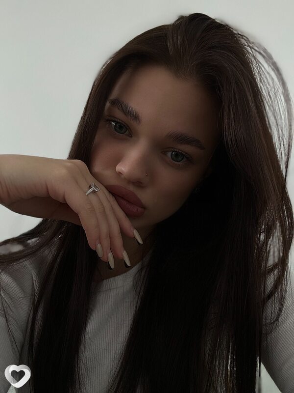 Ангелина, 21, Екатеринбурге — анкета №1294653
