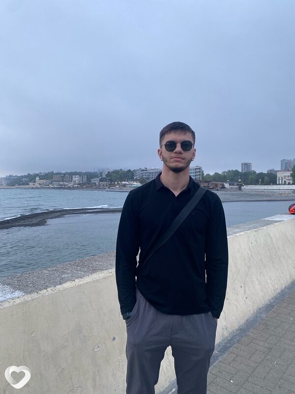 Артем, 21, Москве — анкета №1294917