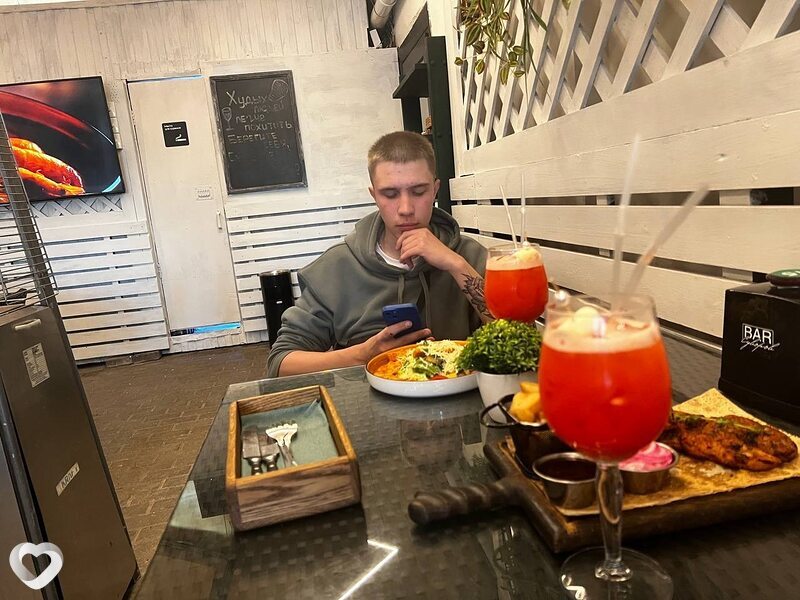 Алексей, 24, Рыльске — анкета №1295765