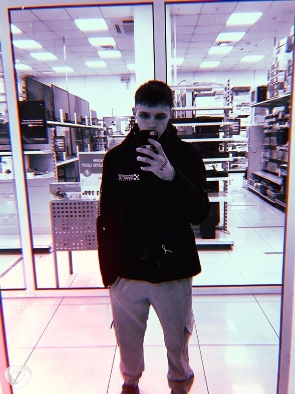 Макс, 21, Москве — анкета №1296315