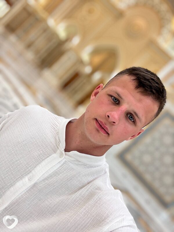 Дима, 27, Москве — анкета №1298679