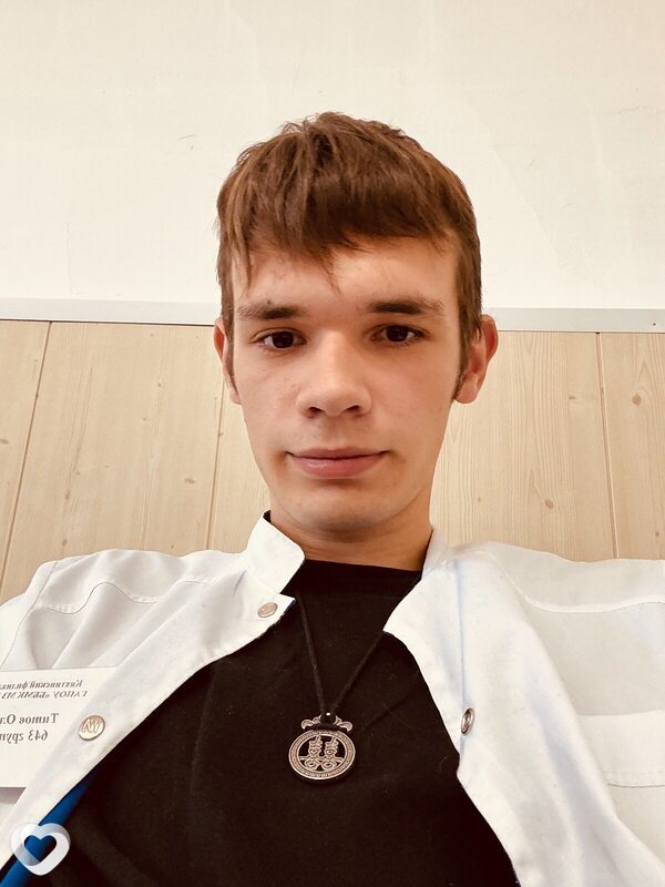 Олег, 20, Москве — анкета №1299355