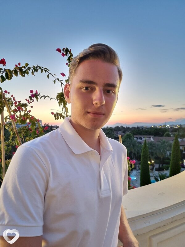 Олег, 20, Москве — анкета №1300405