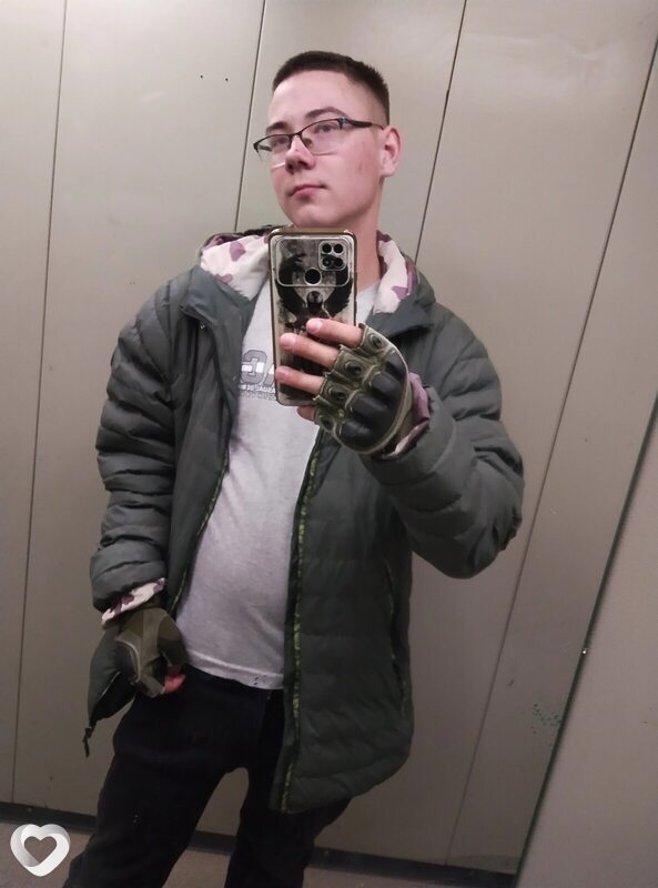Александр, 21, Москве — анкета №1302844