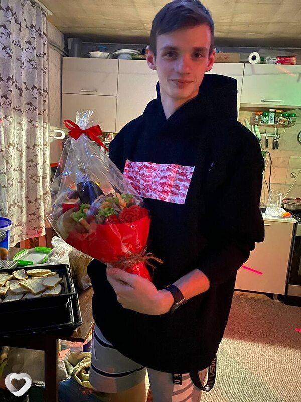 Павел, 21, Красноярске — анкета №1303509