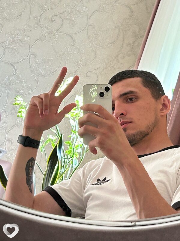 Артем, 26, Нижневартовске — анкета №1306455