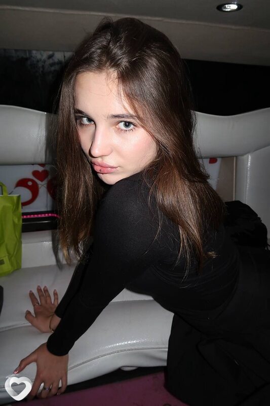 Анюта, 21, Красноярске — анкета №1310144