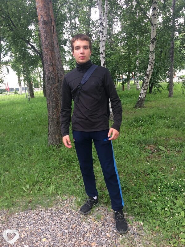Александр, 21, Краснодоне — анкета №1309918