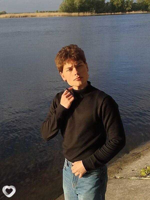 Павел, 21, Саратове — анкета №1312355
