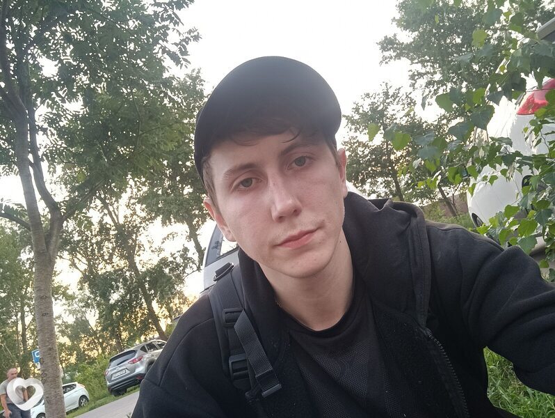 Максим, 21, Москве — анкета №1312536