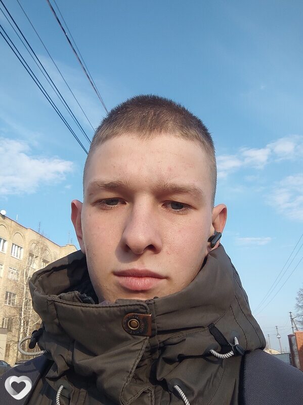 Максим, 21, Москве — анкета №1314026