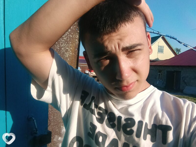 Илья, 20, Москве — анкета №1314131