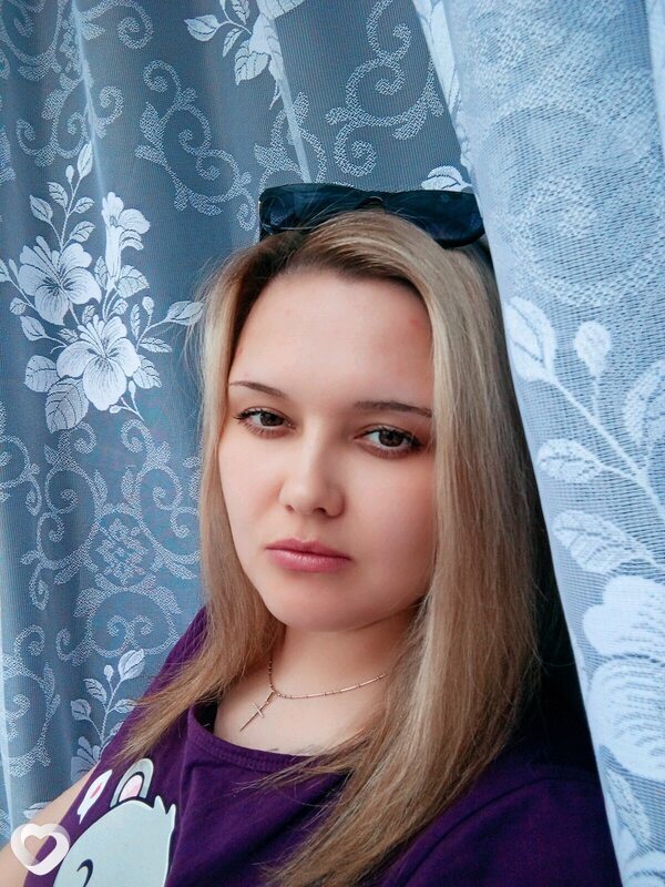 Елена, Игра
