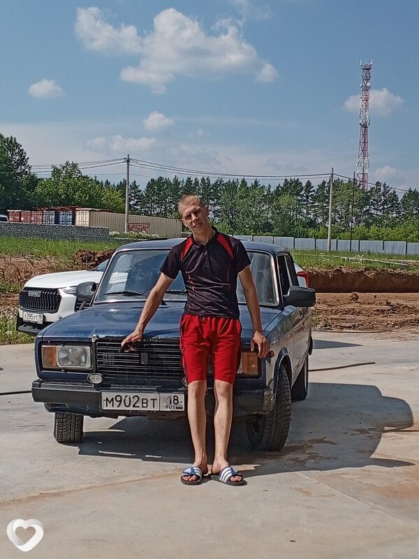 Артем, 21, Ижевске — анкета №1317134