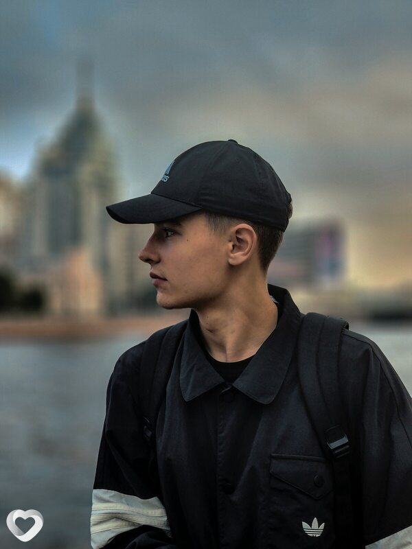 Антон, 21, Москве — анкета №1318369