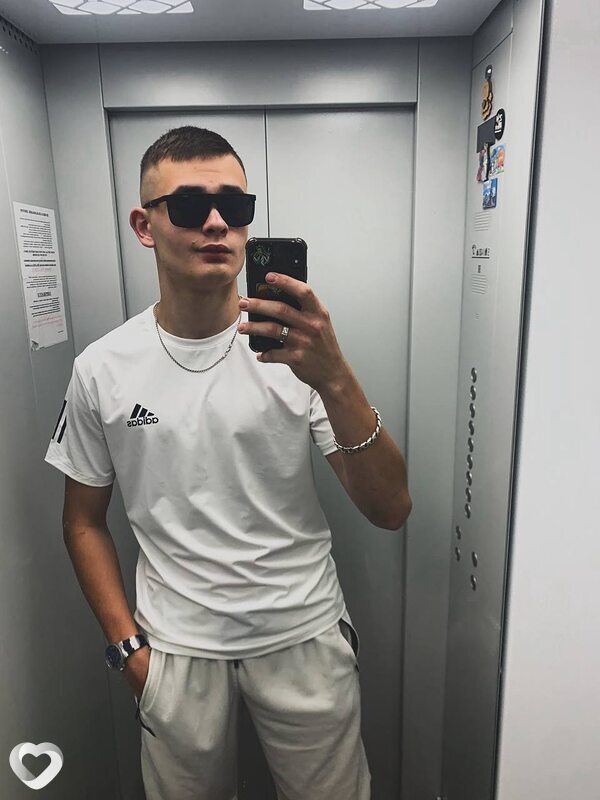 Даня, 20, Москве — анкета №1318981