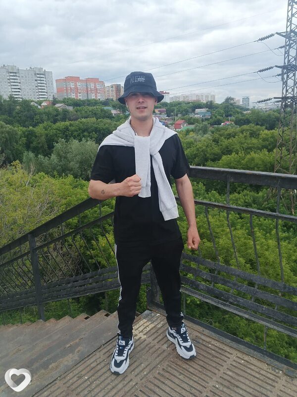 Максим, 22, Омске — анкета №1319092