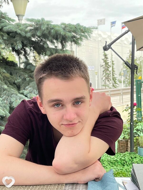 Михаил, 21, Тюмени — анкета №1320307