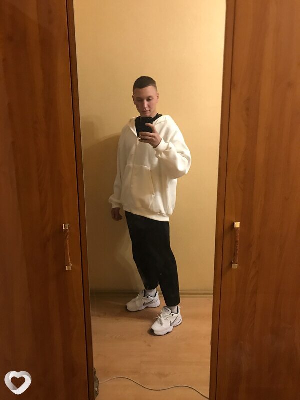 Артем, 21, Ростове-на-Дону — анкета №1321103