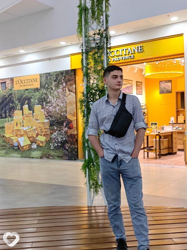 Эрик, 20, Москве — анкета №1322871