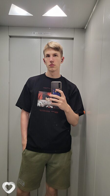 Иван, 20, Москве — анкета №1324730