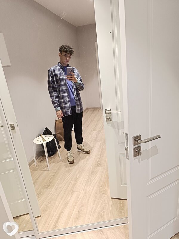 Богдан, 20, Стаханове — анкета №1325740