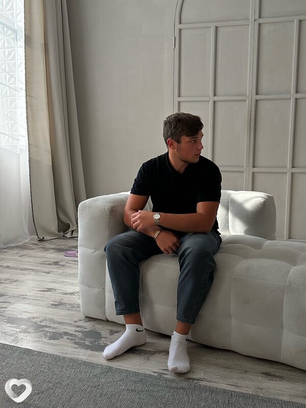 Максим, 20, Москве — анкета №1326276
