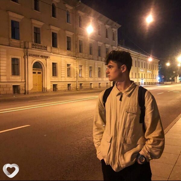 Артём, 20, Москве — анкета №1330353
