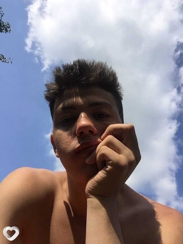 Артур, 23, Калуге — анкета №1331517