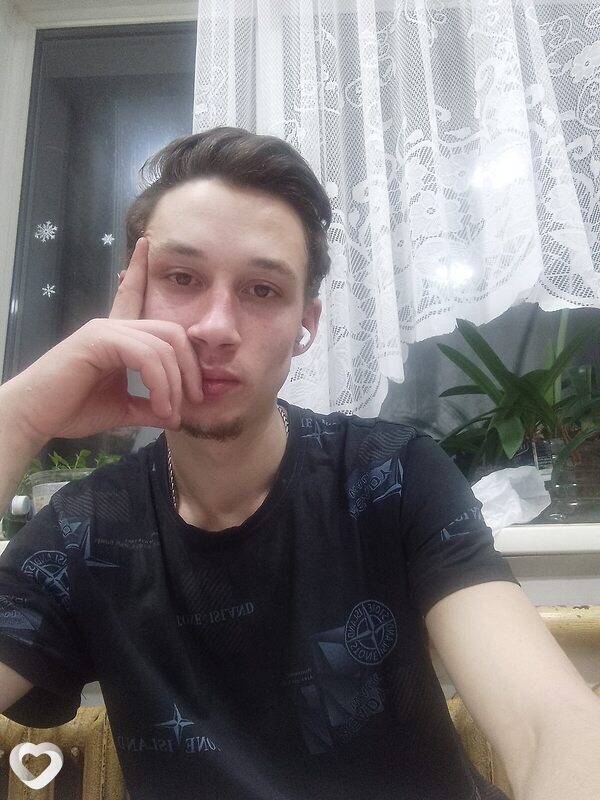 Максим, 22, Бийске — анкета №1332232