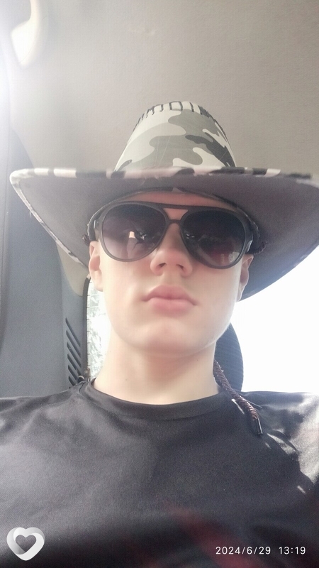 Анатолий, 20, Санкт-Петербурге — анкета №1335818