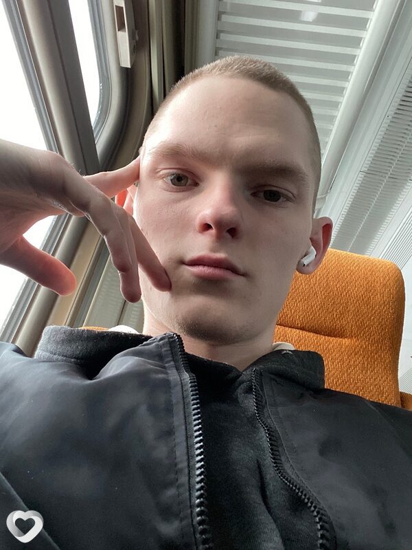 Евгений, 22, Богдановиче — анкета №1335948