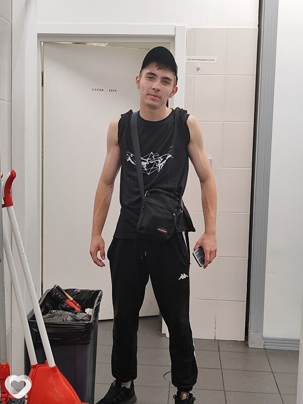 Максим, 20, Геленджике — анкета №1338334
