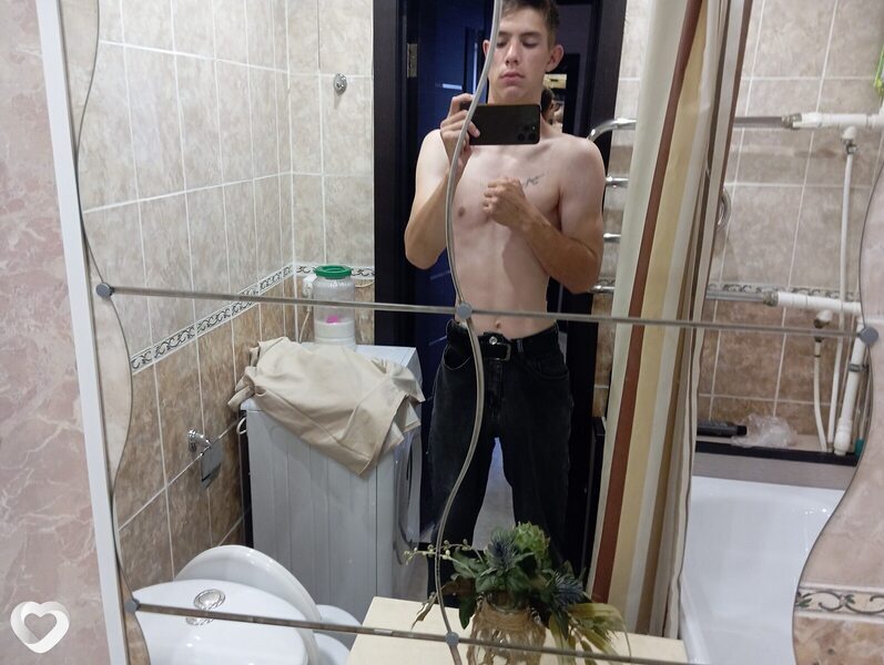 Артем, 20, Москве — анкета №1342964