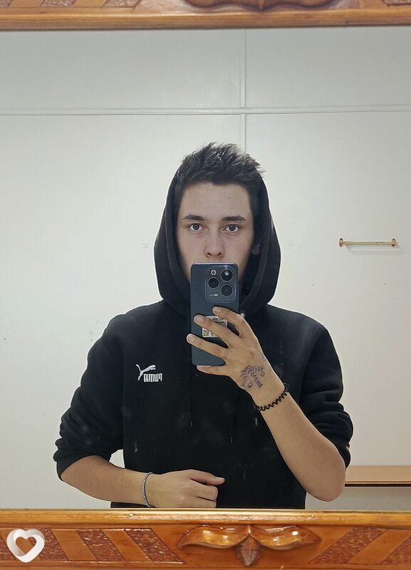 Константин, 21, Бийске — анкета №1345016