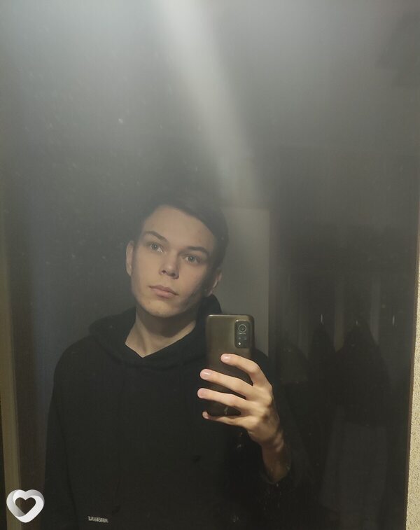 Артем, 21, Людинове — анкета №1346084