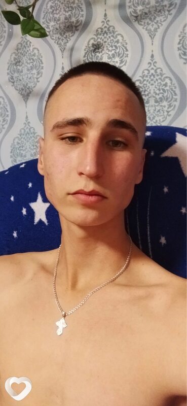 Артем, 21, Ульяновске — анкета №1346184