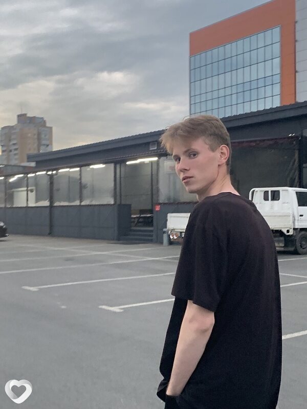Стас, 21, Москве — анкета №1346365