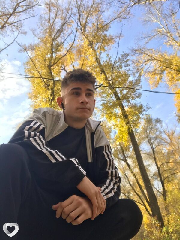 Рустам, 20, Барнауле — анкета №1348437