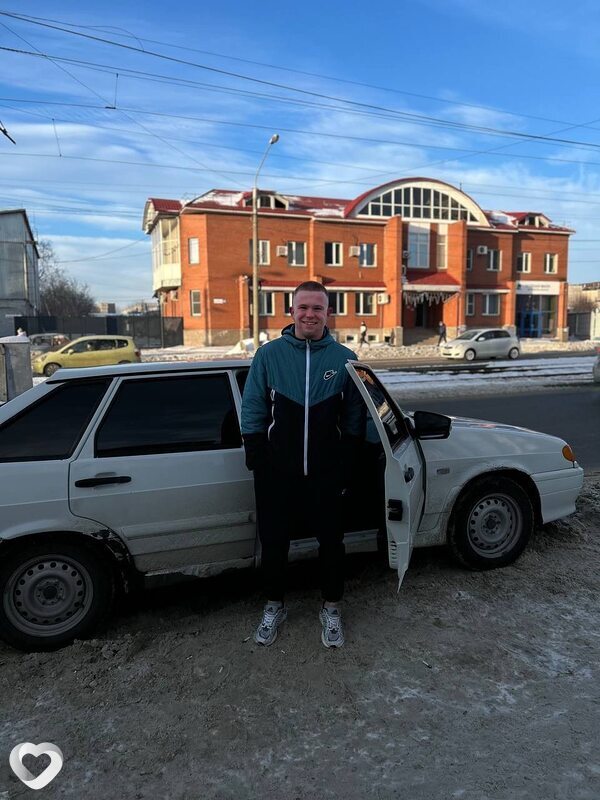 Артем, 24, Барнауле — анкета №1350751