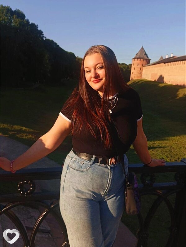 Екатерина, 21, Великом Новгороде — анкета №1351364