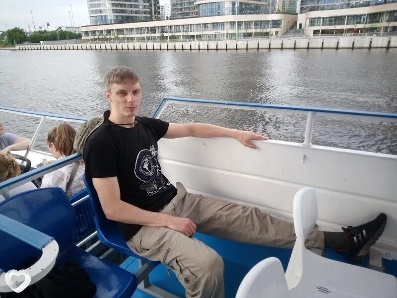 Максим, 31, Москве — анкета №1352079