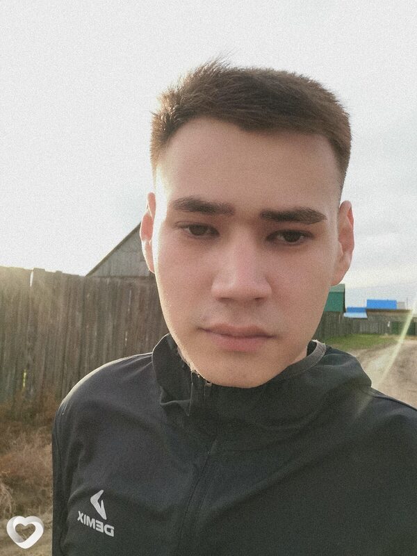 Валентин, 26, Улан-Удэ — анкета №1352609
