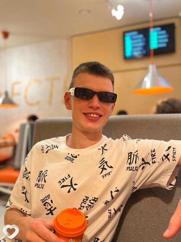 Кирилл, 23, Пятигорске — анкета №1353396